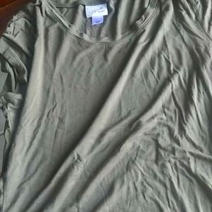 Adorable army green shirt in good condition